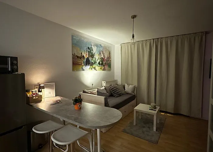 Moderne Beim Augustinerkloster Direkt In Der Altstadt